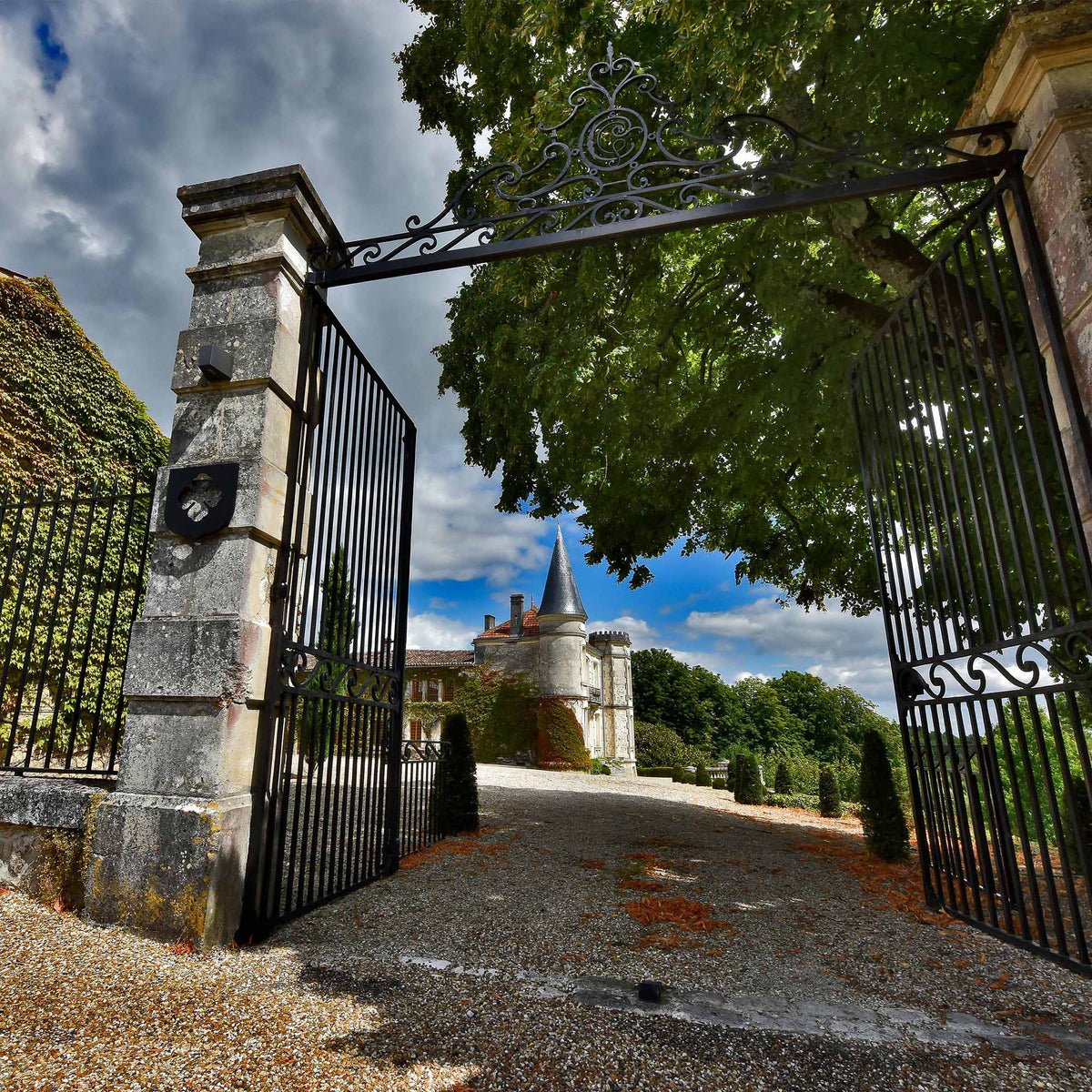 STAY AT THE CHATEAU DU PLESSIS - COGNAC PAIRING - CAMUS COGNAC